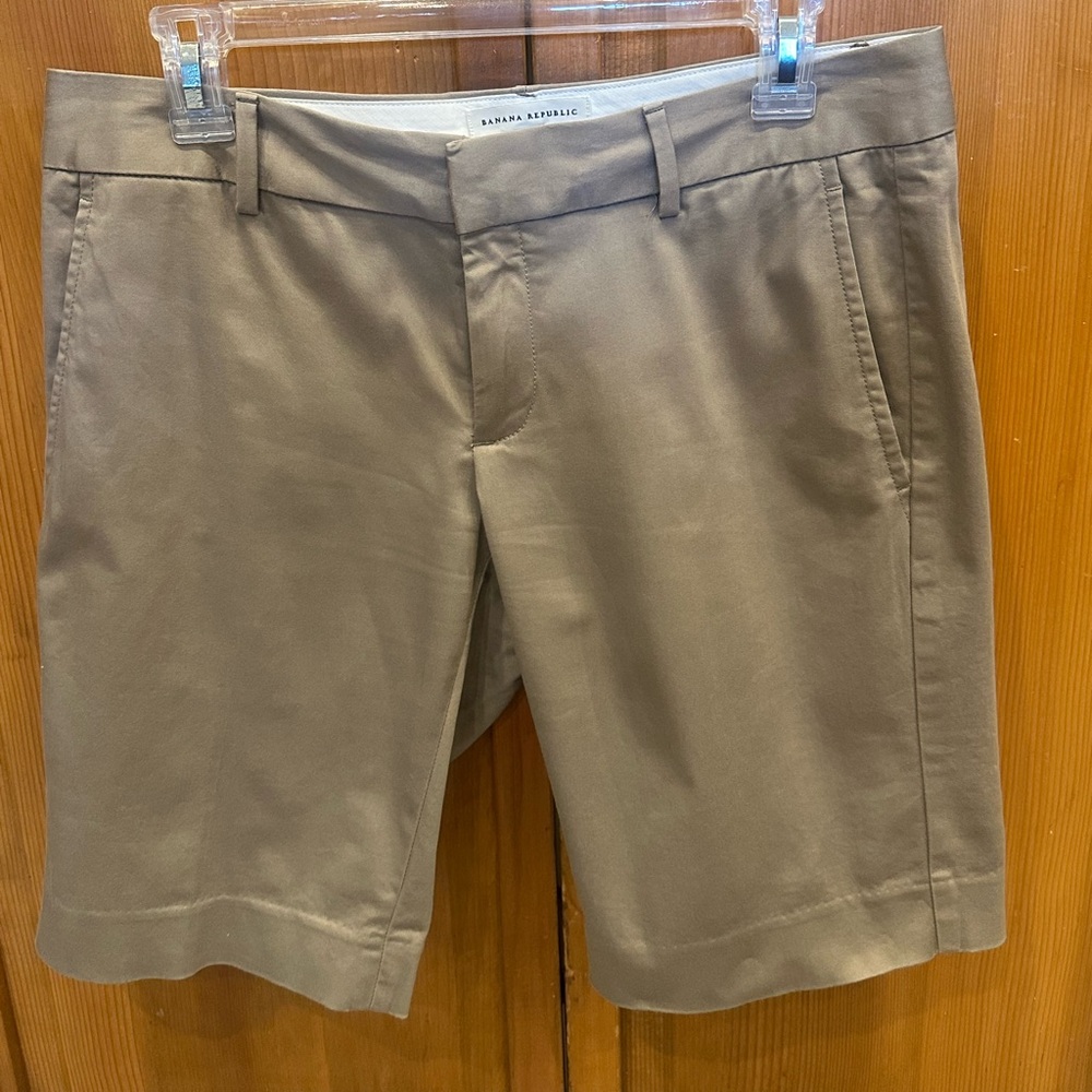 Banana Republic Women’s Bermuda Walking Shorts
